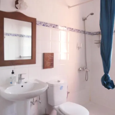 Warung * 拉哈雷斯