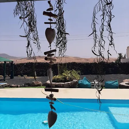 Warung * לאחארס