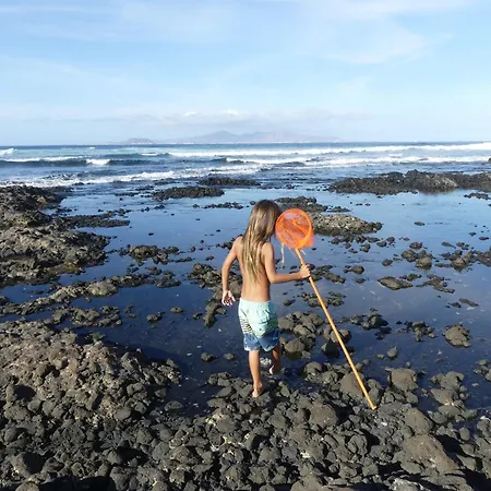 Warung Πανσιόν