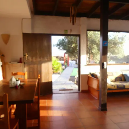 Warung Πανσιόν Lajares